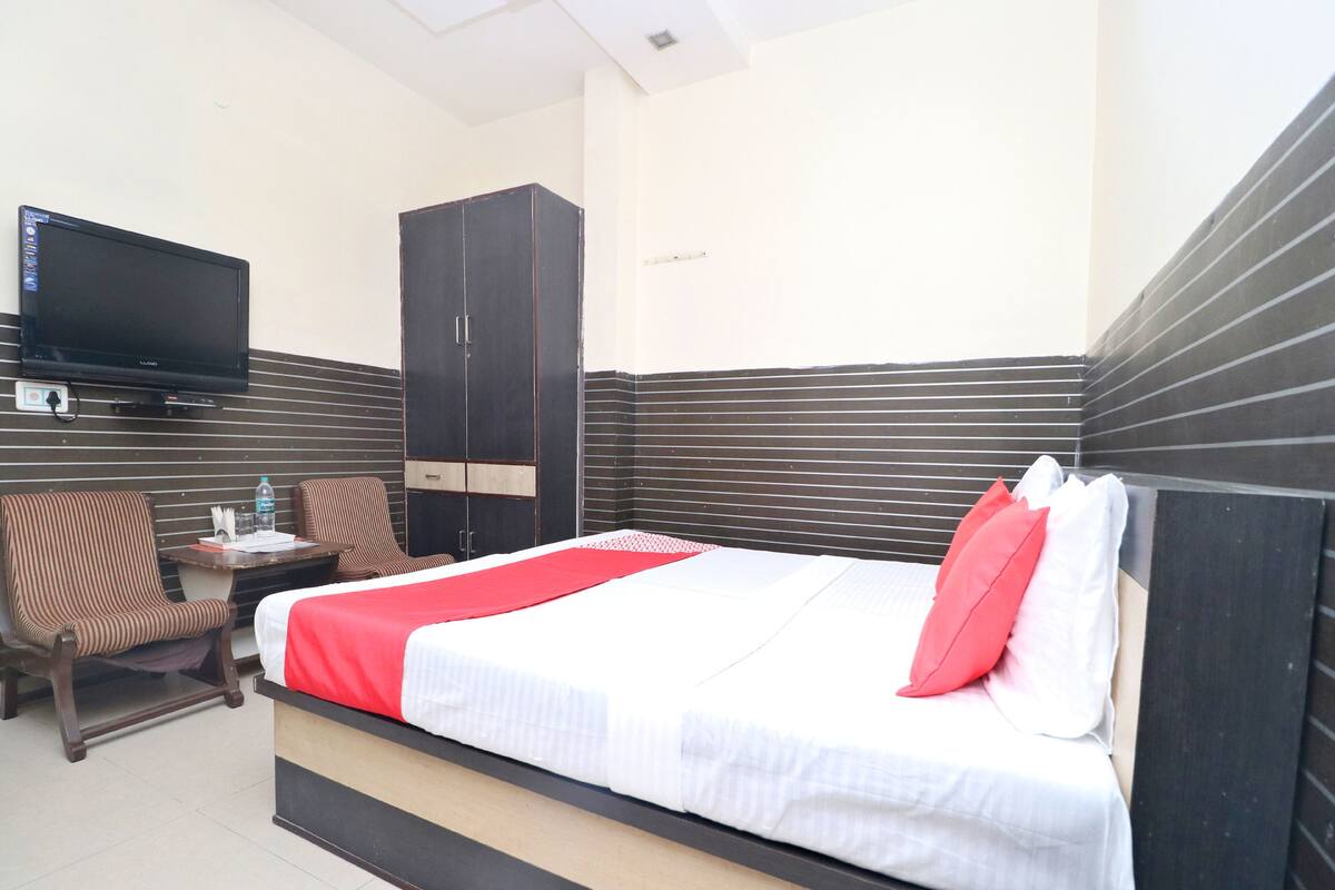 Phòng đôi hoặc 2 giường đơn Deluxe, 1 giường cỡ king | Truy cập Internet không dây miễn phí 