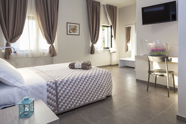Family Suite | Hypo-allergenic bedding, memory foam beds, in-room safe - Riviera Hub (Cisano sul Neva)