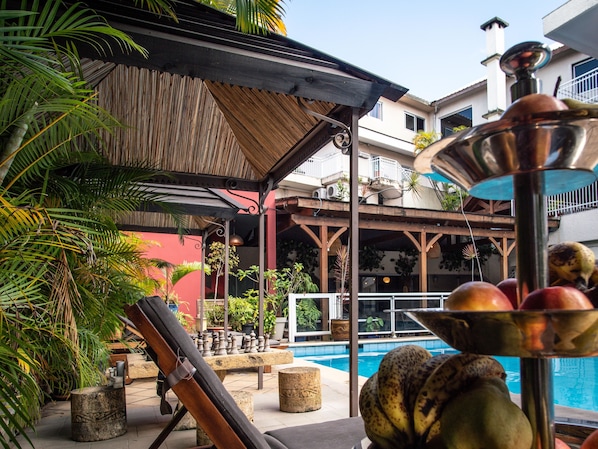 Outdoor pool, open 9 AM to 9 PM, sun loungers - Sud Hotel (Le Tampon)