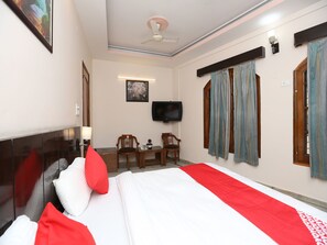 Habitación Deluxe con 1 cama matrimonial o 2 individuales, 1 cama King size | Wifi gratis