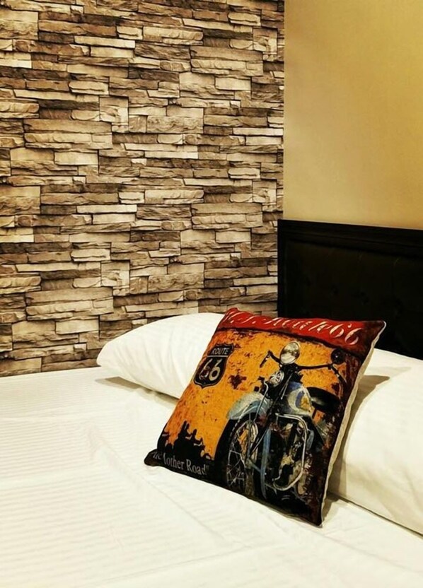 Standard Double Room (Gray) | Desk, blackout curtains, soundproofing, free WiFi - Juo House (Fanlu)