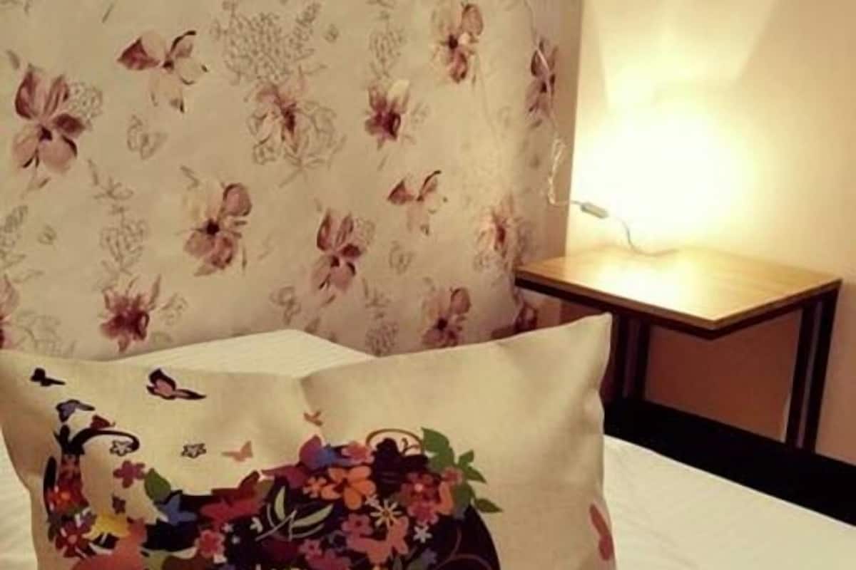 Standard Double Room (Red) | Desk, blackout curtains, soundproofing, free WiFi