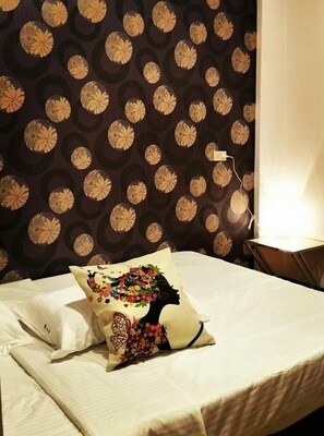 Standard Double Room (Purple) | Desk, blackout curtains, soundproofing, free WiFi - Juo House (Fanlu)