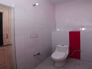 샤워 시설, 레인폴 샤워기, 무료 세면용품, 타월