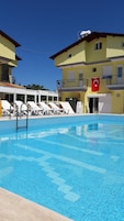 2 piscinas al aire libre