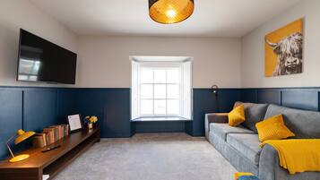 Luxury Apartment, Private Bathroom, Partial Sea View (Apartment 2C) | Interior