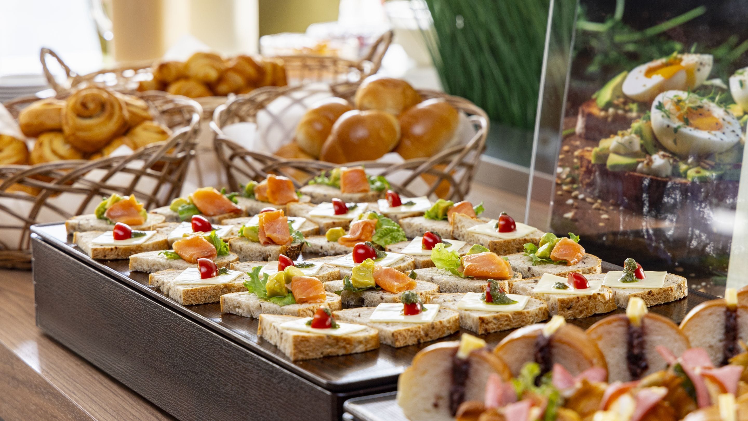 Daily buffet breakfast for a fee