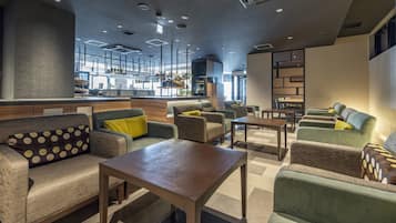 Daily buffet breakfast (JPY 2100 per person)