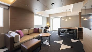 In-room safe, desk, free WiFi, bed sheets