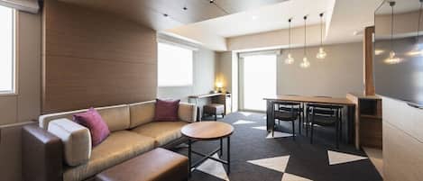 In-room safe, desk, free WiFi, bed sheets