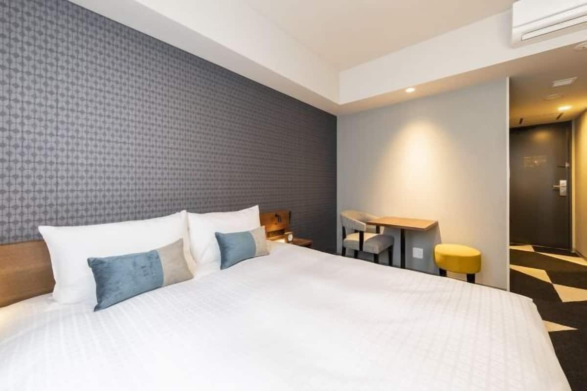 In-room safe, desk, free WiFi, bed sheets