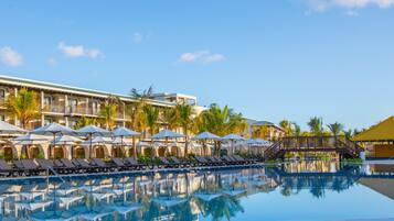 2 outdoor pools, pool umbrellas, sun loungers