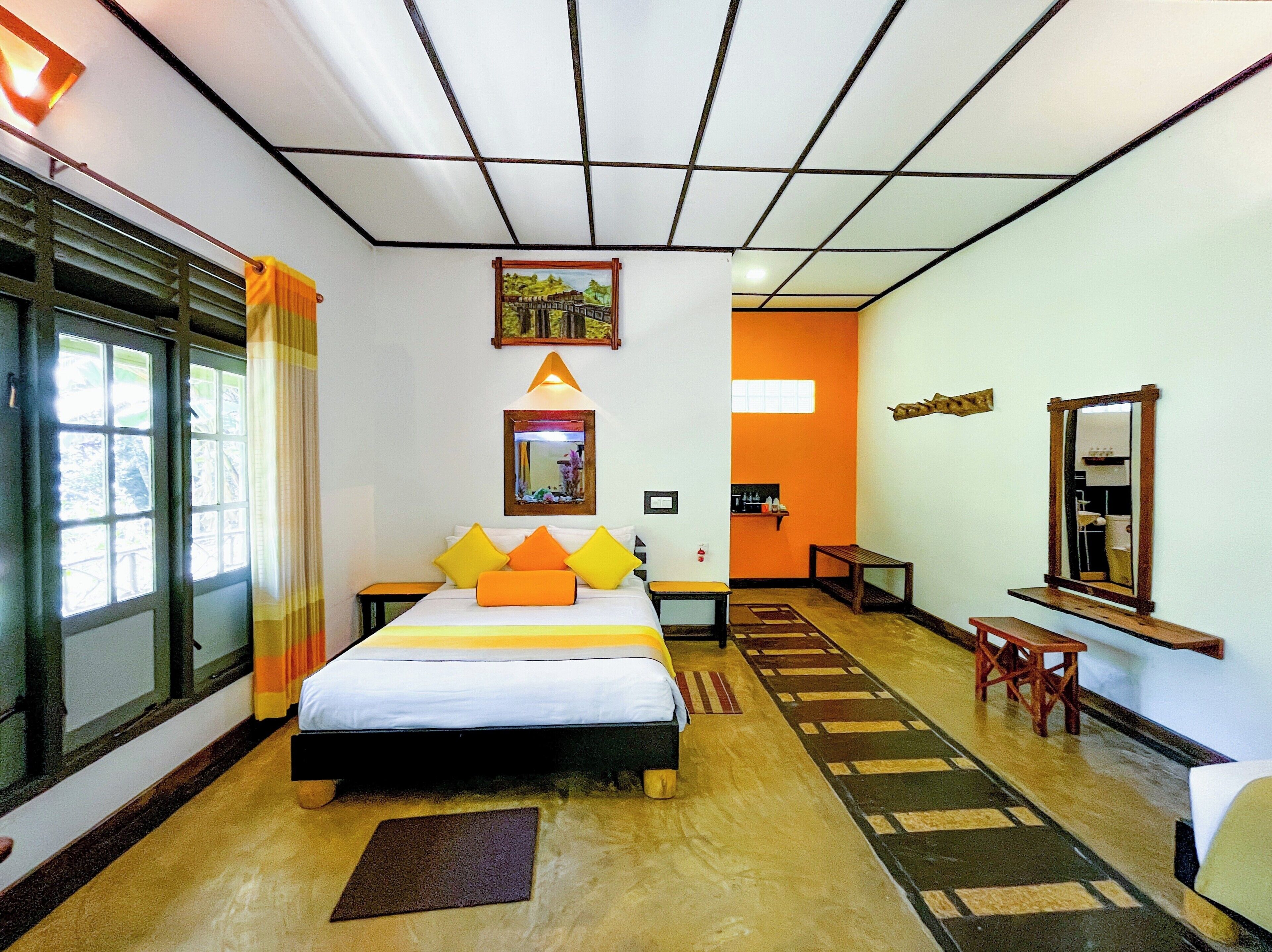 Bộ đồ giường cao cấp, trang bị nội thất với thiết kế riêng biệt, bàn 