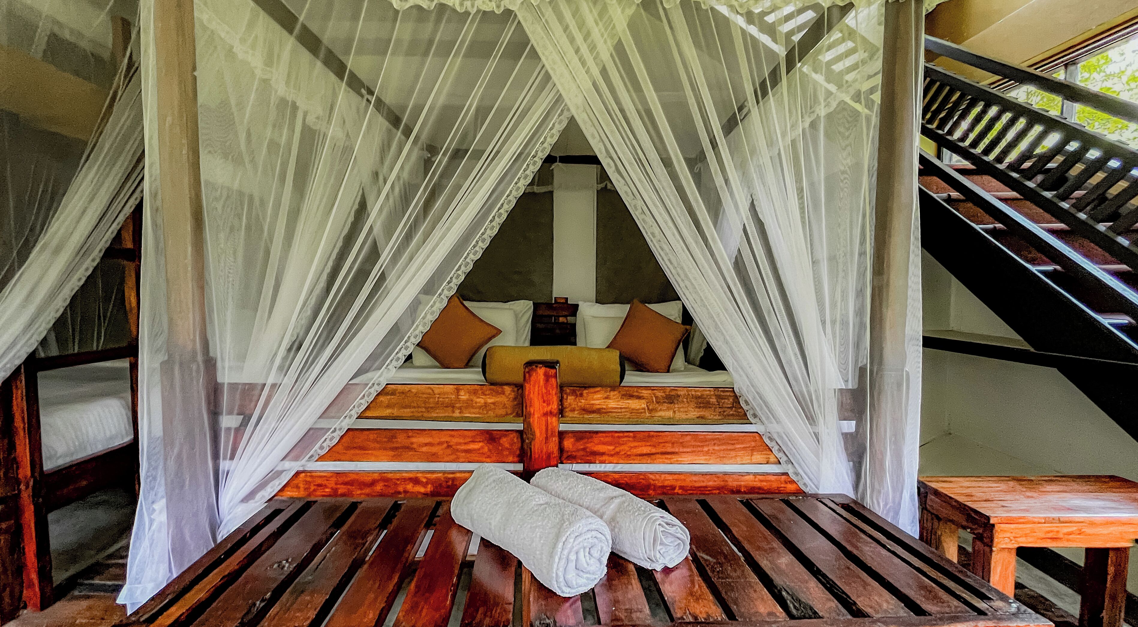 Suite ejecutiva | Ropa de cama de alta calidad, muebles diferentes y wifi gratis 