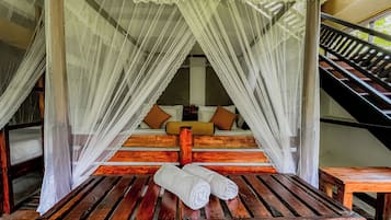 Suite ejecutiva | Ropa de cama de alta calidad, muebles diferentes y wifi gratis