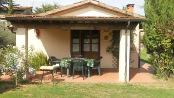Villa la Stalla | Individually decorated, individually furnished, free cribs/infant beds