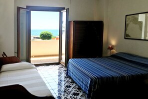 Classic Triple Room, Multiple Beds, Non Smoking, Sea View
