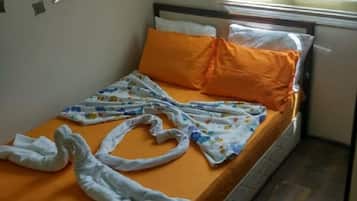 Standard Triple Room | Desk, free WiFi