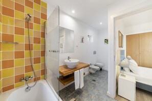 Standard Villa, 3 Bedrooms, Private Pool, Ocean View | Bathroom | Shower, hair dryer, bidet, towels