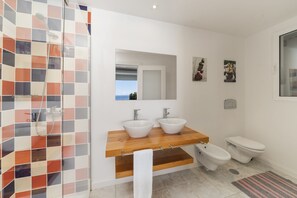 Standardvilla - 3 soveværelser - privat pool - havudsigt | Badeværelse | Bruser, hårtørrer, bidet, håndklæder