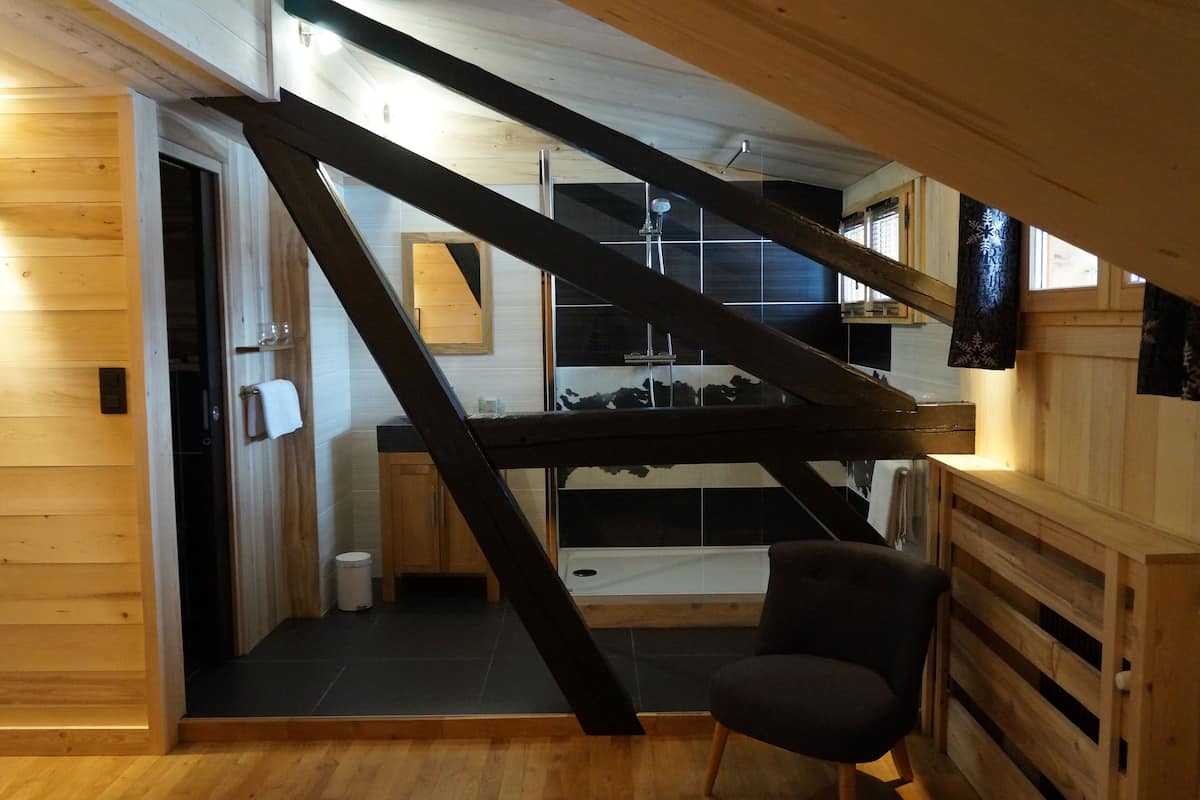 Kamar Double (L'Aiguille du midi) | Meja kerja, kedap suara, setrika/meja setrika, dan Wi-Fi gratis