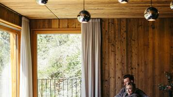 Körperbehandlungen, Hydrotherapie, Warmsteinmassagen