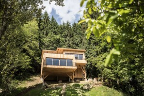 Trị liệu toàn thân, thủy liệu pháp, massage đá nóng, massage mô sâu