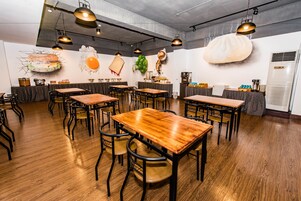 包含每日外带式早餐