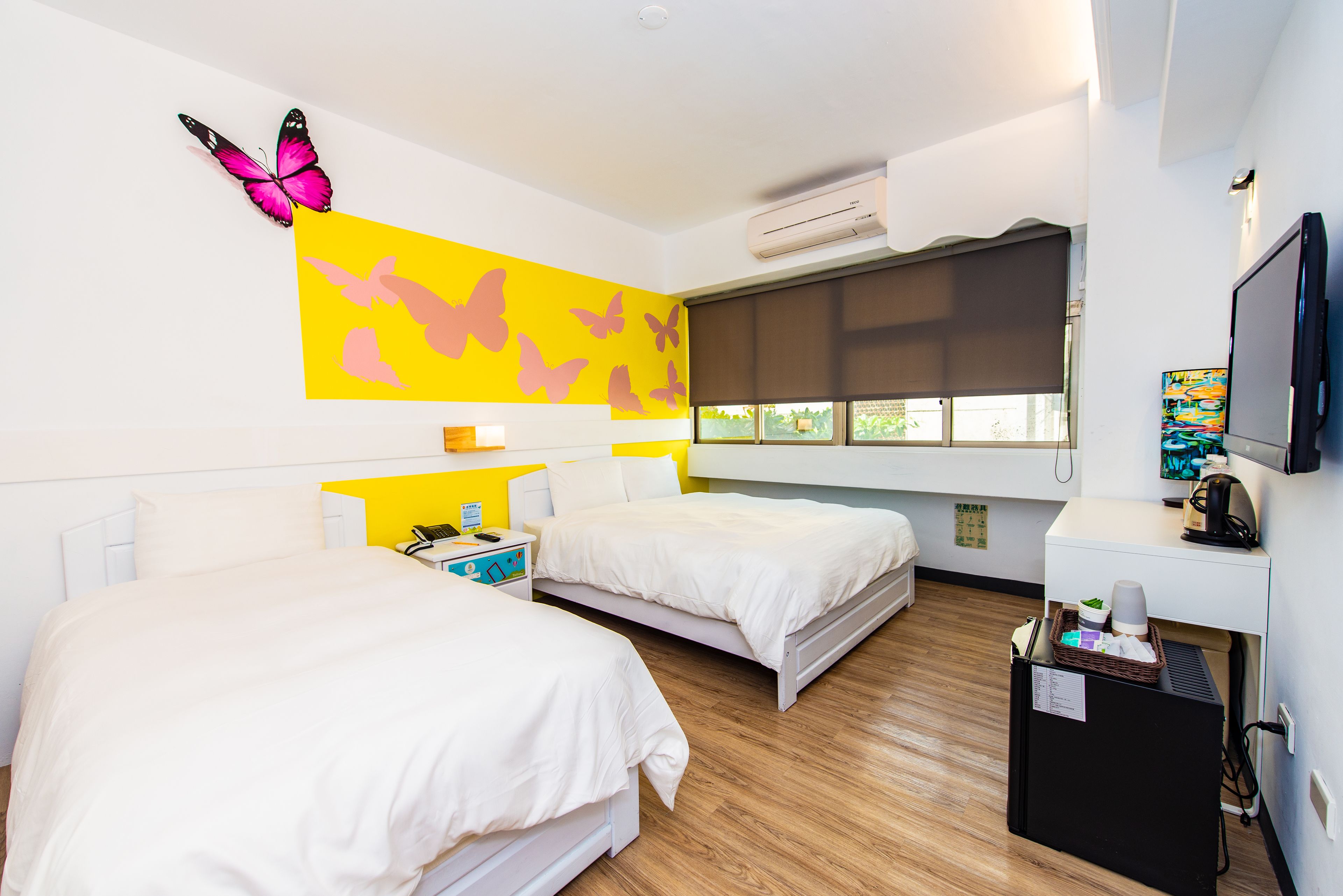 classic triple room, multiple beds | desk, blackout curtains, soundproofing, free wifi