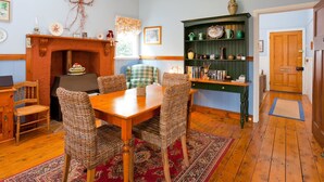 City Cottage, 2 Bedrooms, Patio, Courtyard View | In-room dining - Pammys Palace (Mildura)