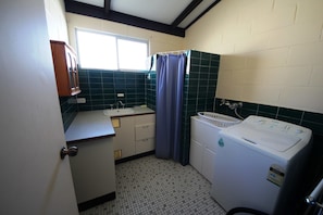 Habitación con 1 cama matrimonial o 2 individuales | Baño | Regadera