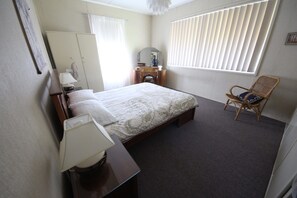 Double or Twin Room | 3 bedrooms, iron/ironing board, free WiFi