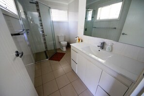 Double or Twin Room | Bathroom | Separate bathtub and shower, deep-soaking bathtub