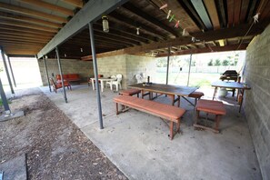 รับประทานอาหารกลางแจ้ง