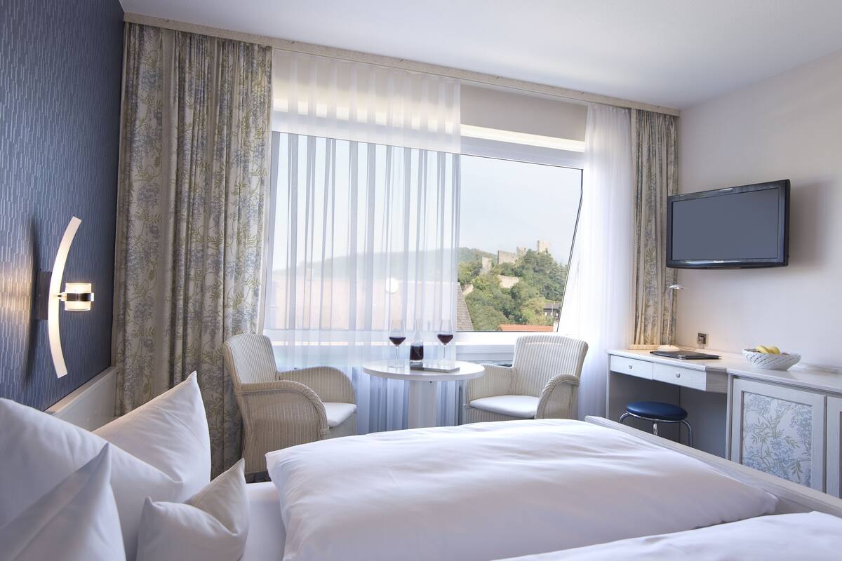 Comfort Double Room | In-room safe, desk