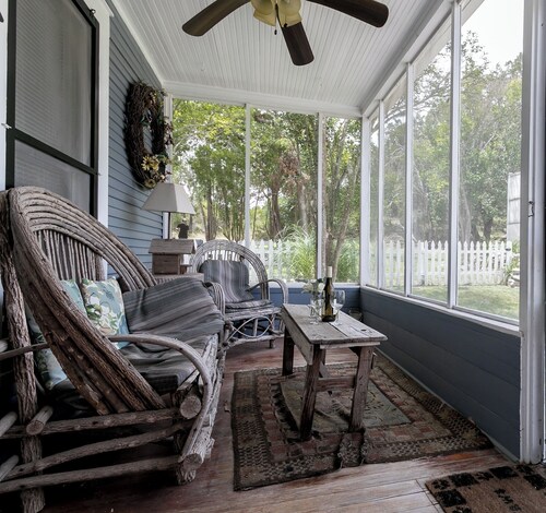 Hill Cottage | Historic and Charming