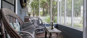 Hill Cottage | Historic and Charming