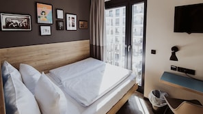 Standard-Doppelzimmer zur Einzelnutzung | Individuell dekoriert, individuell eingerichtet, Schreibtisch