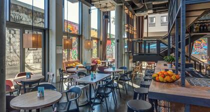 Schulz Hotel Berlin Wall at the East Side Gallery