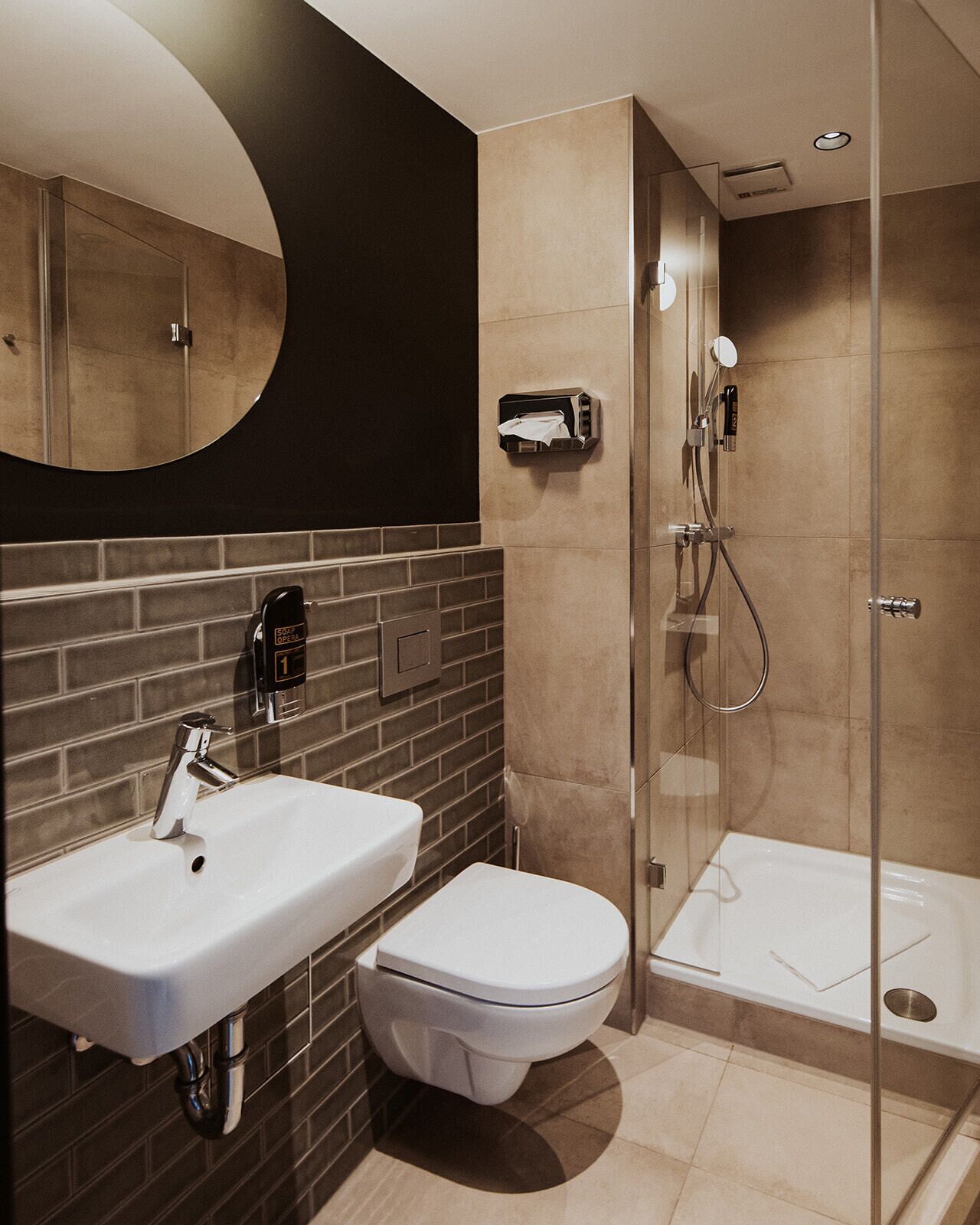 shower, free toiletries, towels