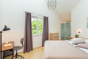 Unclassified image, 2 of 22, button - Hedera Estate, Hedera A1 (Dubrovnik)