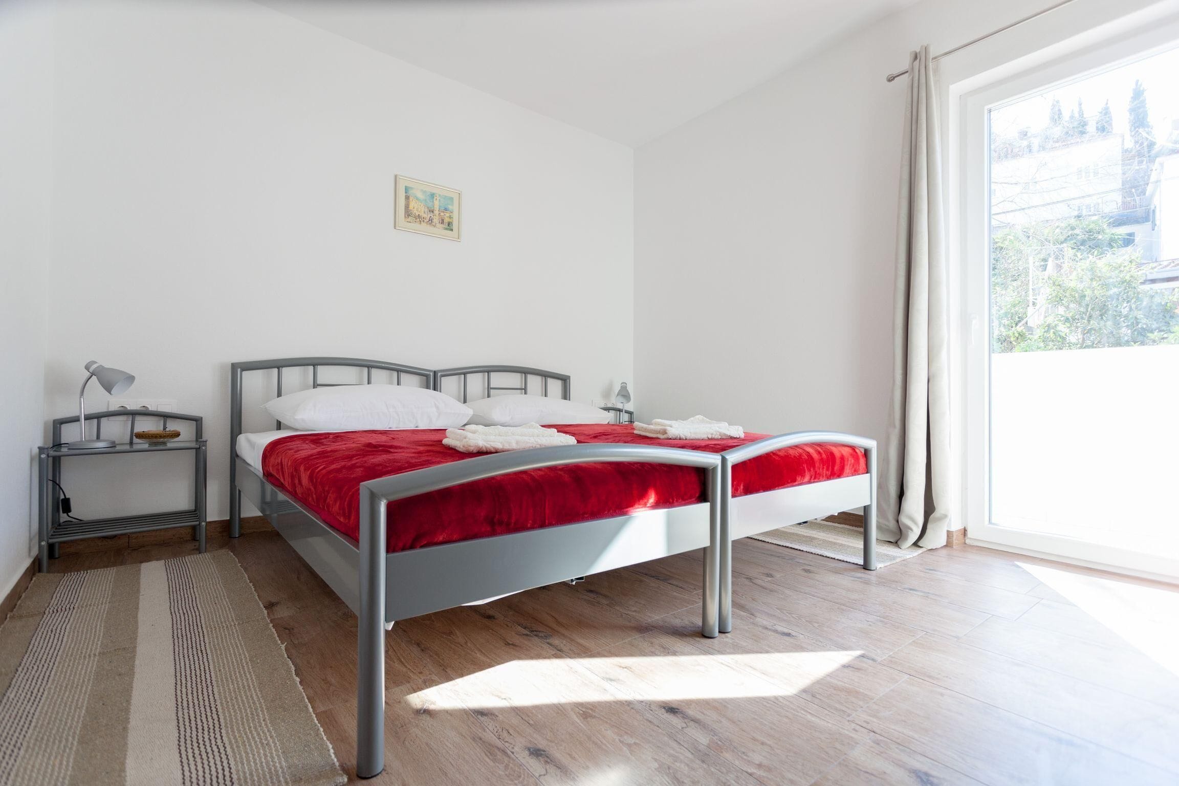 1 habitación, tabla de planchar con plancha, wifi y ropa de cama 