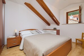 صورة غير مصنفة، 5 من 24، زرّ