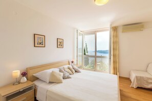 4 室のベッドルーム、アイロン / アイロン台、ベッドシーツ