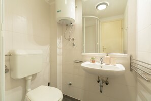 Shower, hair dryer, towels - Hedera Estate, Hedera A11 - Breakfast included (Dubrovnik)