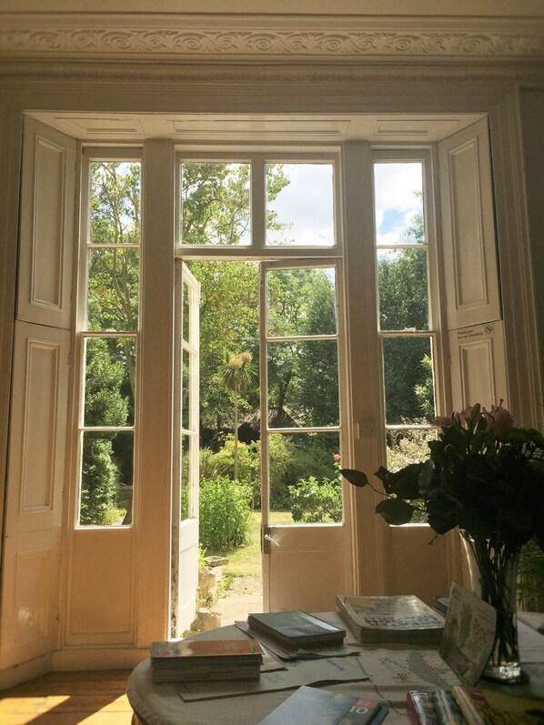 Quầy thủ tục nhận/trả phòng