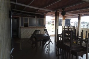 Breakfast, lunch and dinner served - Hotel Kama (Abidjan)