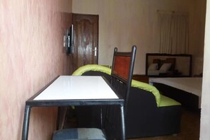 Suite Exclusive, 1 letto queen, non fumatori | Una scrivania, tende oscuranti, Wi-Fi gratuito, lenzuola
