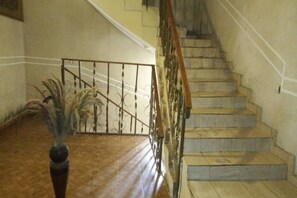 Staircase - Hotel Kama (Abidjan)
