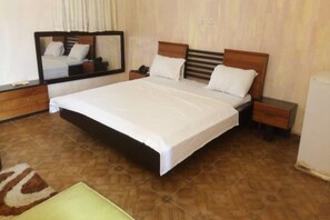 Suite Exclusive, 1 letto queen, non fumatori | Una scrivania, tende oscuranti, Wi-Fi gratuito, lenzuola